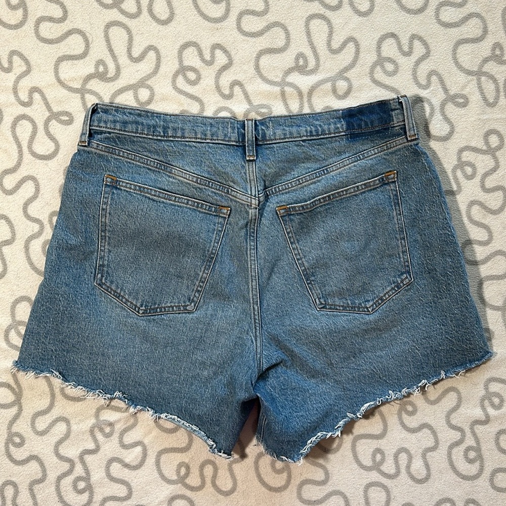 Abercrombie & Fitch The Baggy Short Mid Rise - Picture 2 of 4